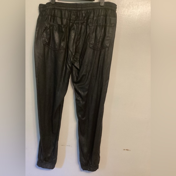 - DWP jogger pants Sz 28 - Picture 5 of 7